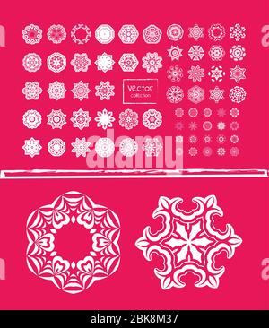 Schneeflocken auf rotem Hintergrund gesetzt. Sammlung von Vektor-Schneeflocken. Stock Vektor