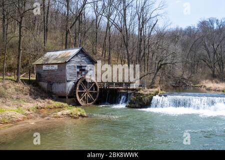 Historische Hyde's Mill, entlang Mill Creek, im ländlichen Iowa County, Wisconsin, USA. Stockfoto