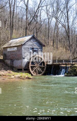 Historische Hyde's Mill, entlang Mill Creek, im ländlichen Iowa County, Wisconsin, USA. Stockfoto