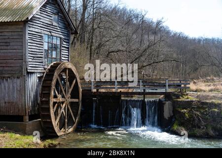 Historische Hyde's Mill, entlang Mill Creek, im ländlichen Iowa County, Wisconsin, USA. Stockfoto
