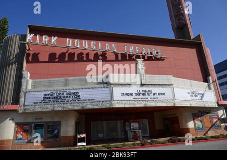 Culver City, Kalifornien, USA 2. Mai 2020 EIN allgemeiner Blick auf die Atmosphäre der Marquees während der Coronavirus Covid-19 Pandemie im Kirk Douglas Theater am 2. Mai 2020 in Culver City, Kalifornien, USA. Foto von Barry King/Alamy Live News Stockfoto