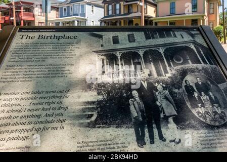 Historische Markierung für das Geburtshaus von Martin Luther King, Jr. auf der Auburn Avenue in Atlanta, Georgia. (USA) Stockfoto