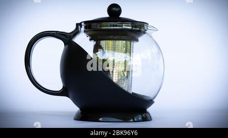 Schwarze Glas Kaffeekanne im neutralen Hintergrund Seitenansicht Stockfoto