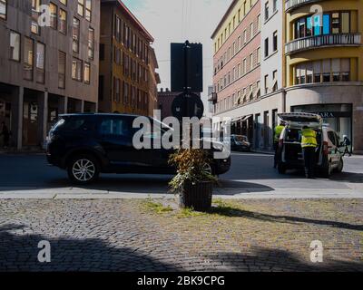 Cremona, Lombardei, Italien - 12. Mai 2020 - Neue Phase Experimentieren Open-Air-Markt im Zentrum der Stadt Cremona, Lombardei betroffen covid re Stockfoto