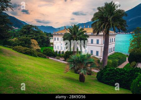 Malerisches Anwesen mit Luxushaus und Ziergarten am Ufer des Comer Sees, Bellagio, Lombardei, Italien, Europa Stockfoto