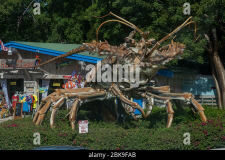 islamorada, Florida, USA-7. November 2019: Der Übersee-Highway, der die Keys (kleine Inseln) bis zum südlichsten Punkt der USA verbindet Stockfoto