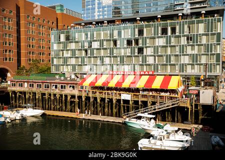 Boston, Massachusetts, USA-13. Juli 2018:das berühmte Boston Barking Crab Restaurant. Stockfoto