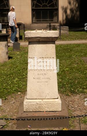 Boston, Massachusetts, US-13. Juli 2018:Paul Revere Memorial in Granary Burying Ground auf dem Freedom Trial. Stockfoto