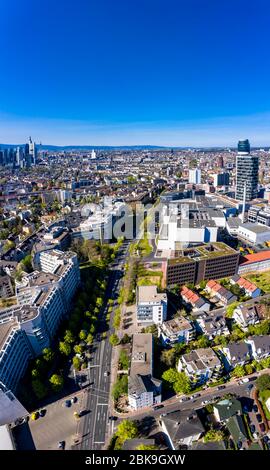 Luftaufnahme, Frankfurter Skyline, mit Henniger Turm, Darmstaedter Landstraße, Sachsenhausen, Frankfurt am Main, Hessen, Deutschland Stockfoto