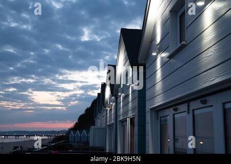 Bournemouth, Dorset, UK-März 25,2018:die Bournemouth Beach Lodges bieten eine bezaubernde Übernachtung mit Blick auf schöne Strände in einer ruhigen Lage Stockfoto