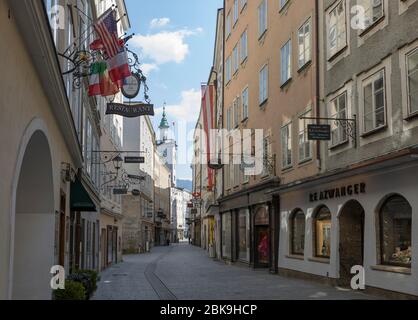 Freie Grundstücke wegen der Coronavirus-Pandemie, Getreidegasse, Salzburg, Österreich Stockfoto