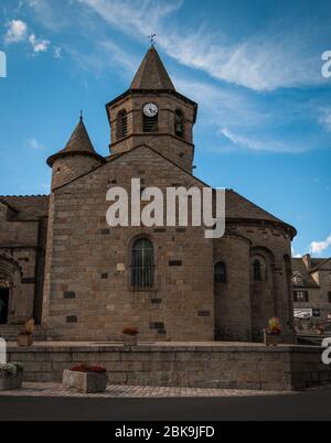 kirche Nasbinals,aubrac , lozere , Frankreich. Etappe in der St. james oder compostelle , Spaziergang .Wallfahrt. Stockfoto