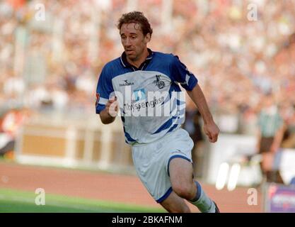 Olympiastadion Berlin Deutschland 16.5.1998, Fußball: DFB Pokal, DFB Pokal, DFB Pokal, DFB Pokal, FC Bayern München (FCB, blau/rot) gegen MSV Duisburg (MSV, weiß/blau) 2:1 – Uwe SPIES (MSV) Stockfoto