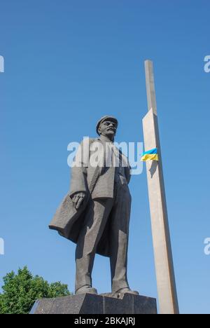 Eine Statue von Wladimir Lenin im Zentrum von Donezk, Ukraine Stockfoto