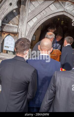 Beerdigung in einer ländlichen Kirche im südlichen Großbritannien Februar 2020 Stockfoto