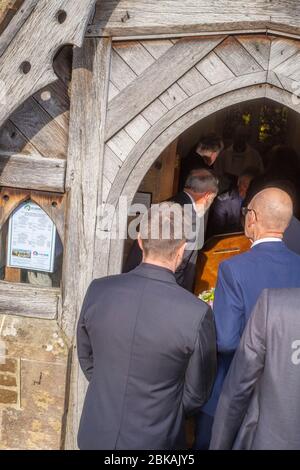 Beerdigung in einer ländlichen Kirche im südlichen Großbritannien Februar 2020 Stockfoto
