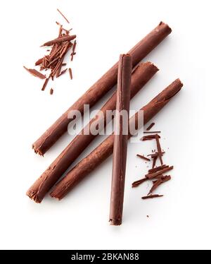 Schokoladenstäbchen auf weißem Hintergrund isoliert, Draufsicht Stockfoto