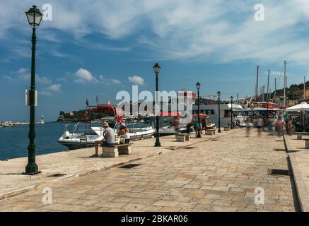 Hafen von Gaios auf der ionischen Insel Paxos bei Korfu - Griechenland Stockfoto