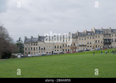 Step Houses Stufenhäuser Terrassen Terassenstein Georgische Architektur Fenster Marlborough Gebäude Royal Crescent, Bath, Somerset, England BA1 Stockfoto