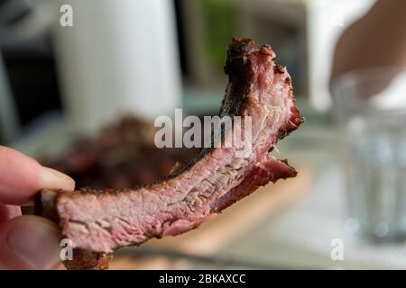 Leckeres BBQ mit geräucherten Spareribs Stockfoto