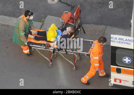 - Epidemia di Coronavirus, ricovero di un paziente, Milano, Maggio 2020. - Coronavirus-Epidemie, Krankenhausaufenthalt eines Kranken, Mailand, Mai 2020 Stockfoto