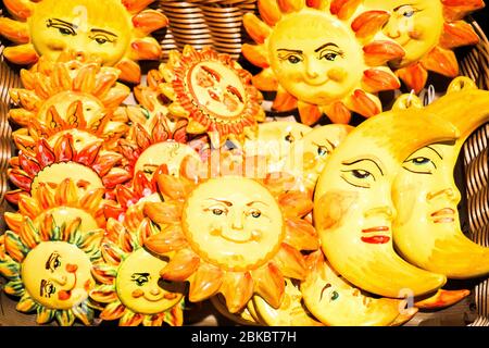 Souvenirs von Sonne und Mond - Orvieto, Italien Stockfoto