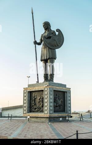 Amazon Women, Samsun / Türkei - Oktober 2019: Amazon Women Statue ist die beliebteste Statue und touristischer Ort in Samsun, Türkei. Stockfoto