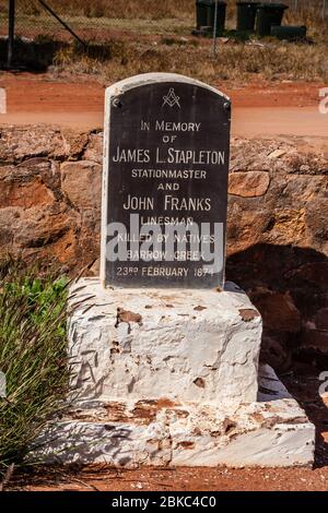 Das Denkmal für James Stapleton und John Frank in Barrow Creek, Northern Territory of Australia Stockfoto