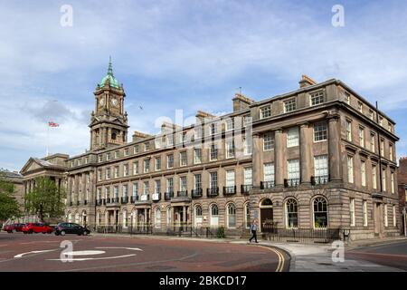 Rathaus Birkenhead und angrenzende Gebäude, Hamilton Square, Birkenhead Stockfoto