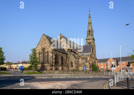 St. James' Church, Birkenhead. Anglikanische Kirche erbaut 1845-58 auf einer Verkehrsinsel, St. James Road, Birkenhead. Stockfoto