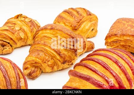 Französische Viennoiserie. Kunstwerke von einem Konditormeister Stockfoto