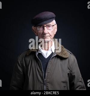 Joshua Kaufman erduldete die Schrecken von Auschwitz und überlebte das Konzentrationslager Dachau, wo er von amerikanischen Soldaten gerettet wurde. Am Ende des Krieges hatte Joshua den größten Teil seiner Familie verloren. 1949 verließ er Europa nach Israel und schloss sich den israelischen Verteidigungskräften an, die in mehreren Kriegen kämpften. Während seines Urlaubs in Los Angeles traf Joshua seine Frau Margaret und heiratete sie. Er zog dann in die Vereinigten Staaten und wurde ein lizenzierter Klempner. Joshua und Margaret sind seit 43 Jahren glücklich verheiratet und haben 4 Kinder und 4 Enkelkinder. 2019 Lage der Gäste der Union Stockfoto