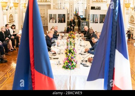 Präsident Donald J. Trump, Treffen mit führenden karibischen Politikern Freitag, 22. März 2019, in Mar-a-Lago in Palm Beach, Florida, wird von Premierminister Allen Chastanet von St. Lucia, Präsident Danilo Medina Sanchez von der Dominikanischen Republik, Premierminister Andrew Holness von Jamaika; Präsident Jovenel Moise von der Republik Haiti und Premierminister Hubert Minnis vom Commonwealth der Bahamas. Präsident Trump und First Lady Melania Trump treffen sich mit karibischen Führern Stockfoto