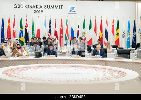 Präsident Donald J. Trump nimmt am G20-Gipfel am 29. Juni 2019 in Osaka, Japan, Teil, der sich auf die Bekämpfung globaler Ungleichheiten und die Förderung einer nachhaltigen Entwicklung konzentriert. Stockfoto