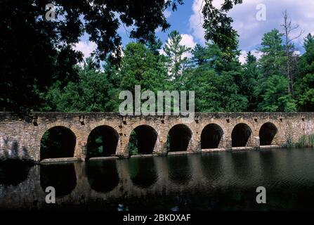 Crab Orchard Bridge & Dam, Cumberland Mountain State Park, Tennessee Stockfoto