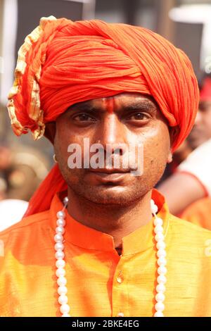 Indische Baba Swami Sadhu Holyman Saddhu vor dem Tempel Haridwar, Varanasi, Rishikesh, Indien (Photo Copyright © by Saji Maramon) Stockfoto