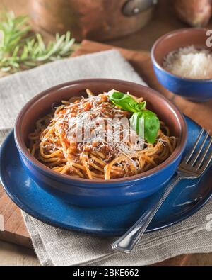Spaghetti Bolognese. Pasta in einer Fleisch- und Tomatensauce. Stockfoto