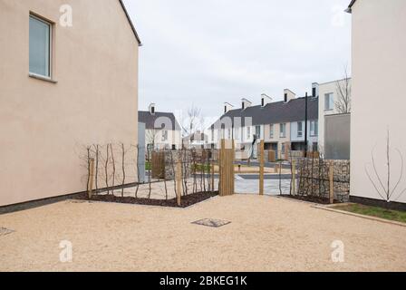 Moderne Dorfterrassen Reihenhaus Grand Designs Kevin McCloud Triangle Howse Garden, Swindon, Wiltshire SN21FP von Glenn Howells Luke Engleback Stockfoto