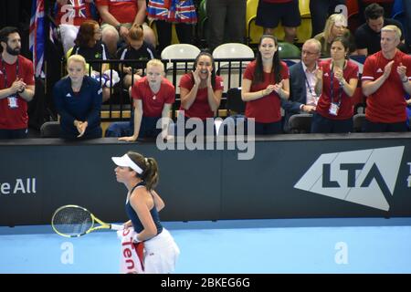 Team GB jubelt Johanna Konta in ihrem Fed-Cup-Spiel gegen Kasachstan am 21. April 2019 in der Copper Box Arena, London, England, Großbritannien, an Stockfoto