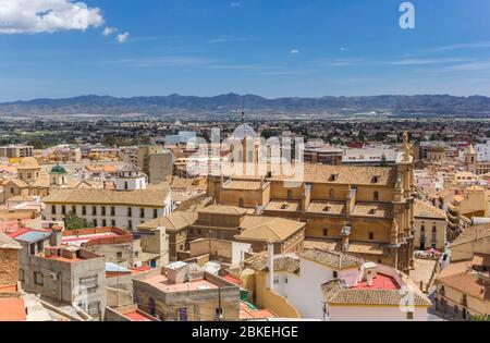 Blick über die historische Stadt Lorca und die umliegenden Berge in Spanien Stockfoto