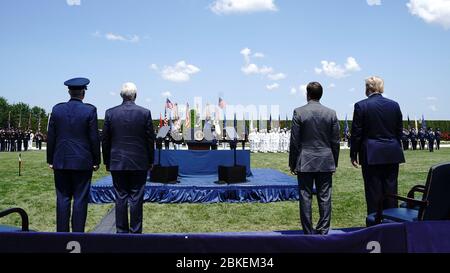 Präsident Donald J. Trump, zusammen mit Vizepräsident Mike Pence, nimmt an der Full Honors Zeremonie für Verteidigungsminister Esper Donnerstag, 25. Juli 2019, im Pentagon in Arlington, VA. Full Honors Zeremonie für Verteidigungsminister Mark Esper Stockfoto