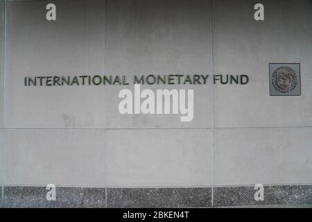 Peking, April 13. Mai 2020. Der Sitz des Internationalen Währungsfonds (IWF) ist in Washington, DC, USA, am 13. April 2020 zu sehen. ZU XINHUA SCHLAGZEILEN VOM 4. MAI 2020. Kredit: Liu Jie/Xinhua/Alamy Live News Stockfoto