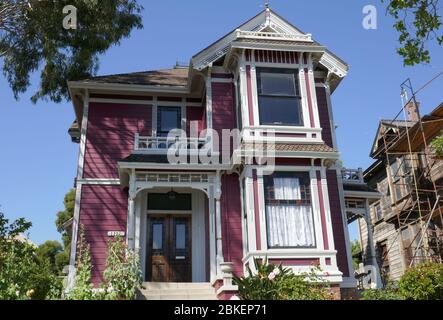 Los Angeles, Kalifornien, USA 3. Mai 2020 EIN allgemeiner Blick auf die Atmosphäre des Charmed House in der Carroll Avenue 1329 am 3. Mai 2020 in Los Angeles, Kalifornien, USA. Foto von Barry King/Alamy Stock Photo Stockfoto