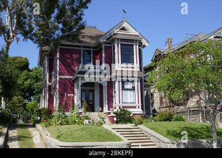 Los Angeles, Kalifornien, USA 3. Mai 2020 EIN allgemeiner Blick auf die Atmosphäre des Charmed House in der Carroll Avenue 1329 am 3. Mai 2020 in Los Angeles, Kalifornien, USA. Foto von Barry King/Alamy Stock Photo Stockfoto