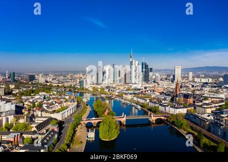 Luftaufnahme, Frankfurt, Skyline, mit Wolkenkratzern, Frankfurt am Main, Hessen, Deutschland Stockfoto