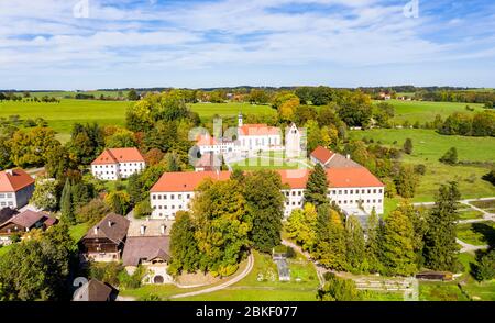 Luftaufnahme, Kloster Wessobrunn, Pfaffenwinkel, Oberbayern, Bayern, Deutschland Stockfoto