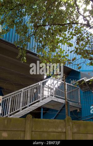 Blue Stadium 1960s 1970s Architecture Stahlbau QPR FC Loftus Road South Africa Road Stand, Shepherd's Bush, London W12 Stockfoto