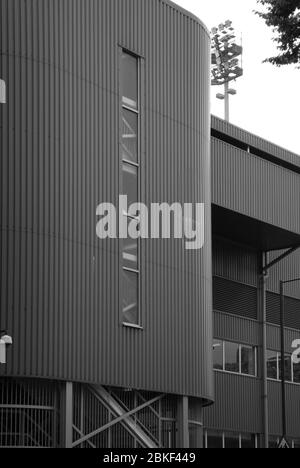 Blue Stadium 1960s 1970s Architecture Stahlbau QPR FC Loftus Road South Africa Road Stand, Shepherd's Bush, London W12 Stockfoto
