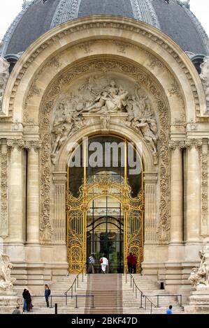 Eingang zum Petit Palais, Paris, Frankreich Stockfoto