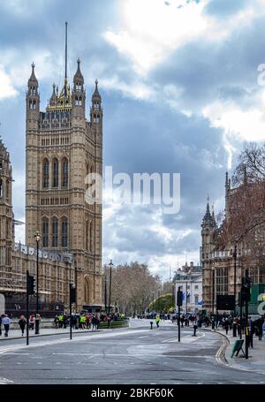 Protest für den Brexit vor dem Westminster Palace. Leere Straßen aufgrund eines anhaltenden Protestes für den Brexit im Jahr 2019 Stockfoto